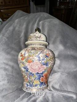 Antique Meiji period Japanese Satsuma Vase with mark Japan 20c