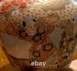 Japanese Satsuma Meiji Period Hand Crafted Gold Gilded 6 Inch Vase