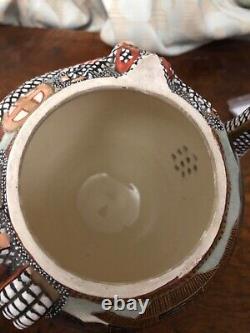 Superb, rare large Meiji Era Satsuma Japanese Tea Pot by Hakusan